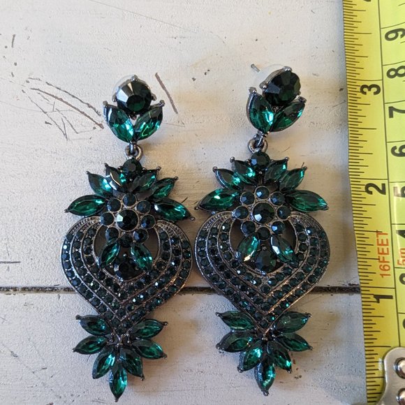 Chandelier Emerald Green Rhinestone Earrings - Picture 2 of 10